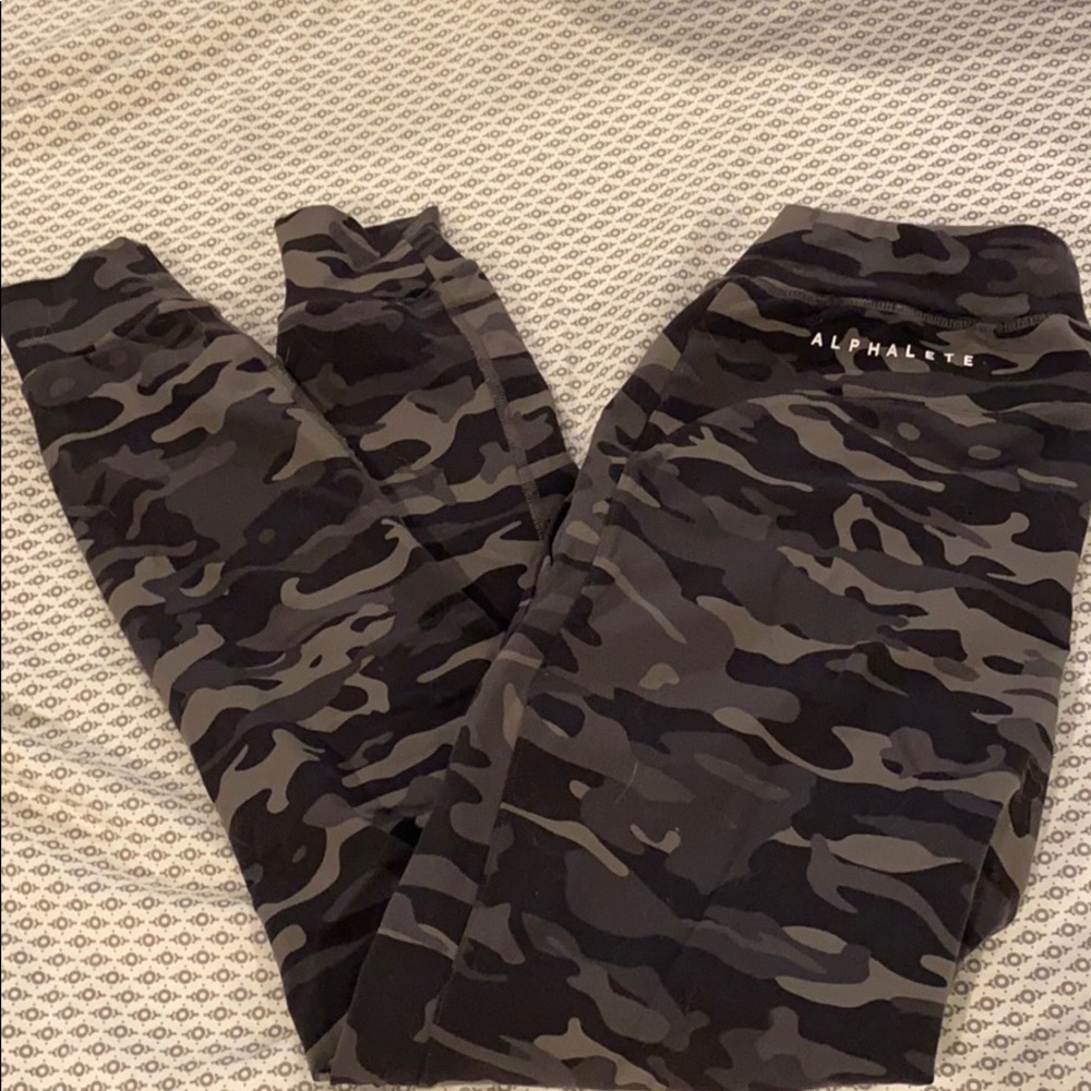 Grey camo women’s Alphalete joggers NEVER WORN!